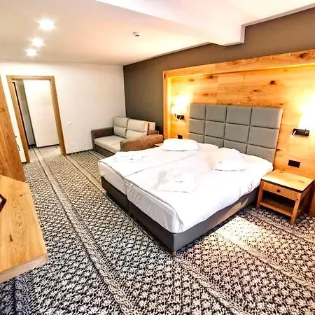 Popasul Domnesc- Resort& Spa- Vue Konukevi 4*