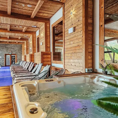 招待所 Popasul Domnesc- Resort& Spa- Vue 沃拉内特
